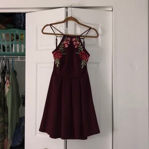 Maroon floral backless mini dress